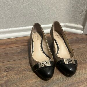 Coach shoes size 8 used, With Coach Emblem In Front